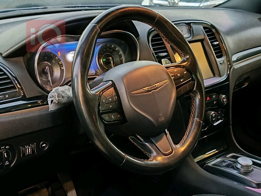 کرایسلەر 300